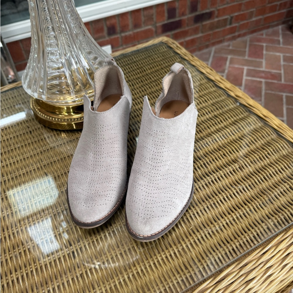 Lucky Brand Cream Ankle Booties Slip-On